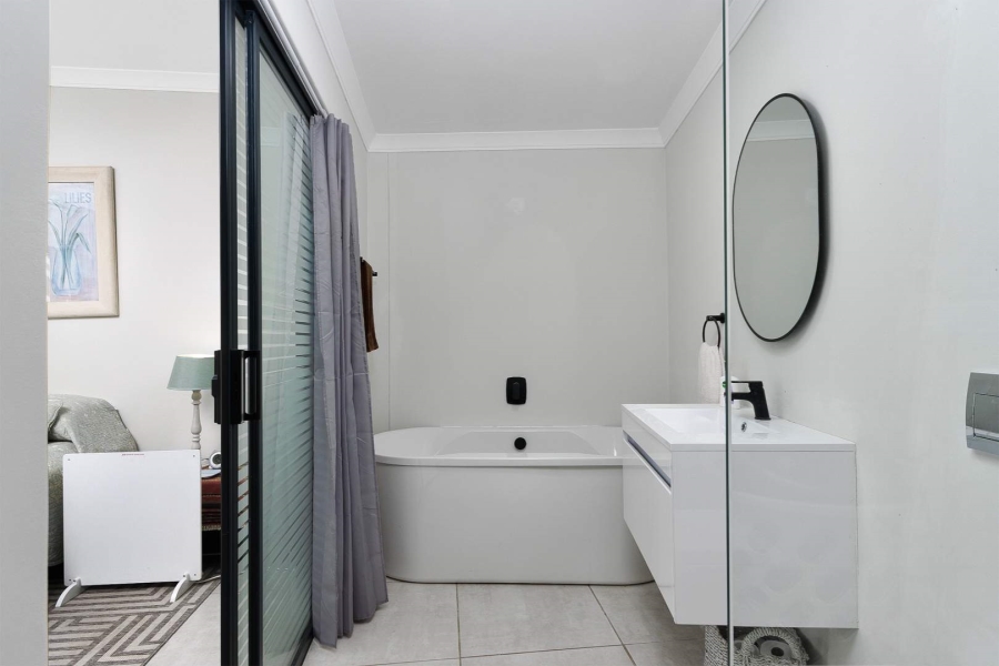 3 Bedroom Property for Sale in Paardevlei Western Cape